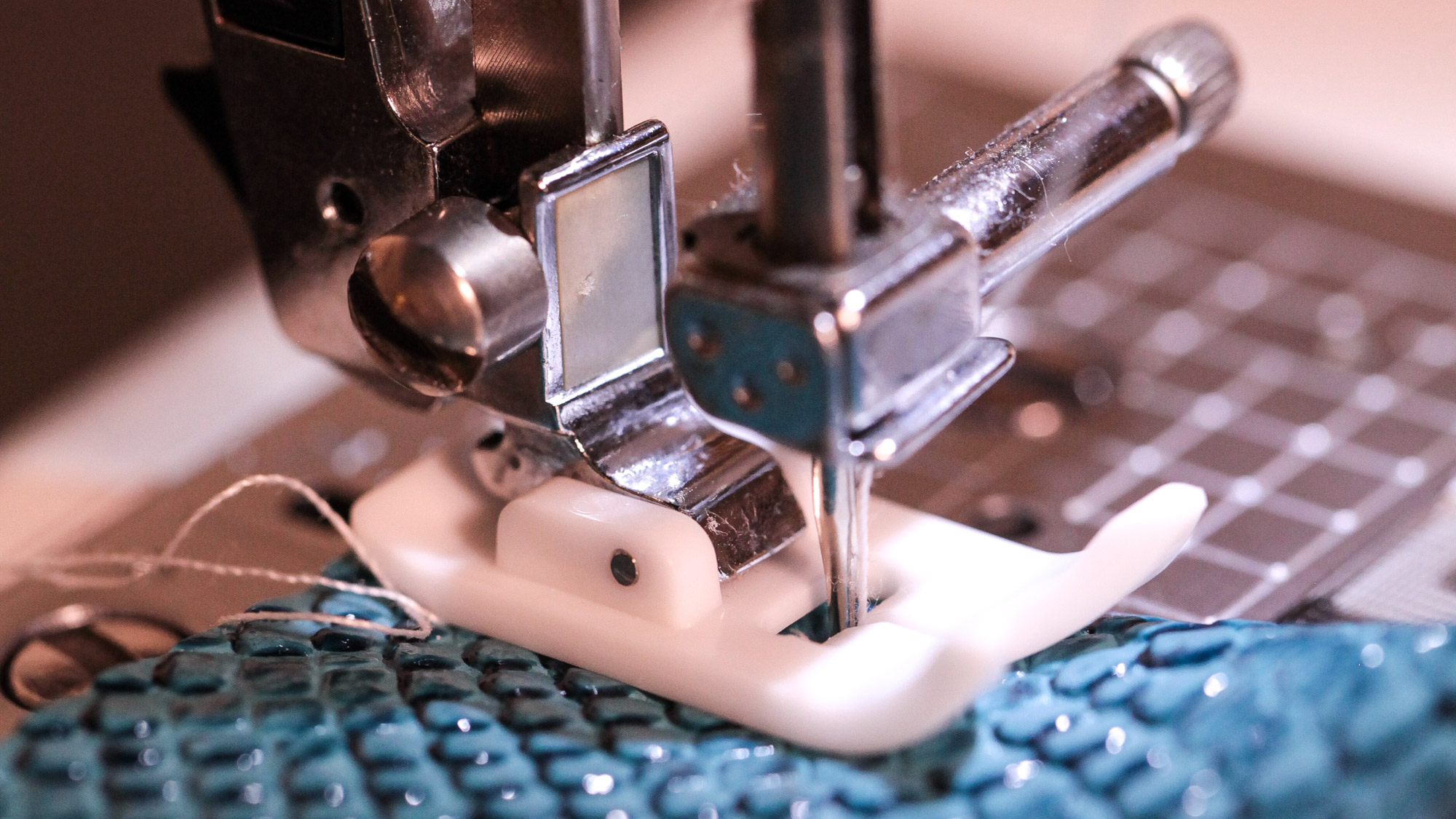 PAR - Pied-de-biche Side Cutter Presser Foot Sewing Machine