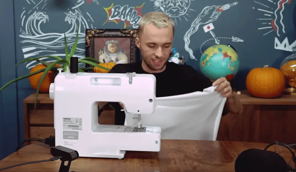 Squeezie se lance dans la couture !